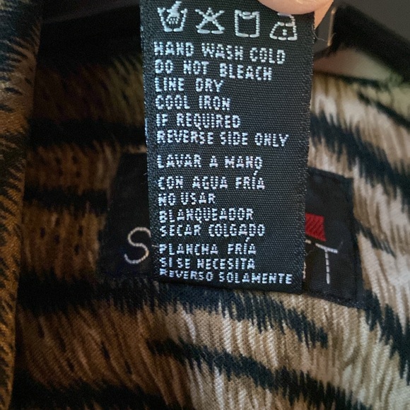 Black zip front jacket with animal print trim, size 12 petite - Picture 4 of 6